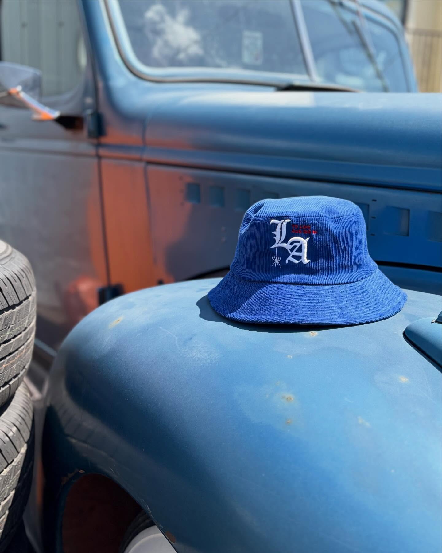 【ReStock🇯🇵】To live and Die in LA Corduroy Bucket Hat BLUEオンラインストア・店頭にて🤝⬛︎ 営業時間 : 11:00~19:00
⬛︎ 北海道札幌市白石区北郷9条7丁目10-2
⬛︎ 駐車場有
⬛︎ 定休日はInstagram固定投稿にてご確認下さい。#delinquentbros
#デリンクエントブロス
#デリンクエント
#非行兄弟
#札幌